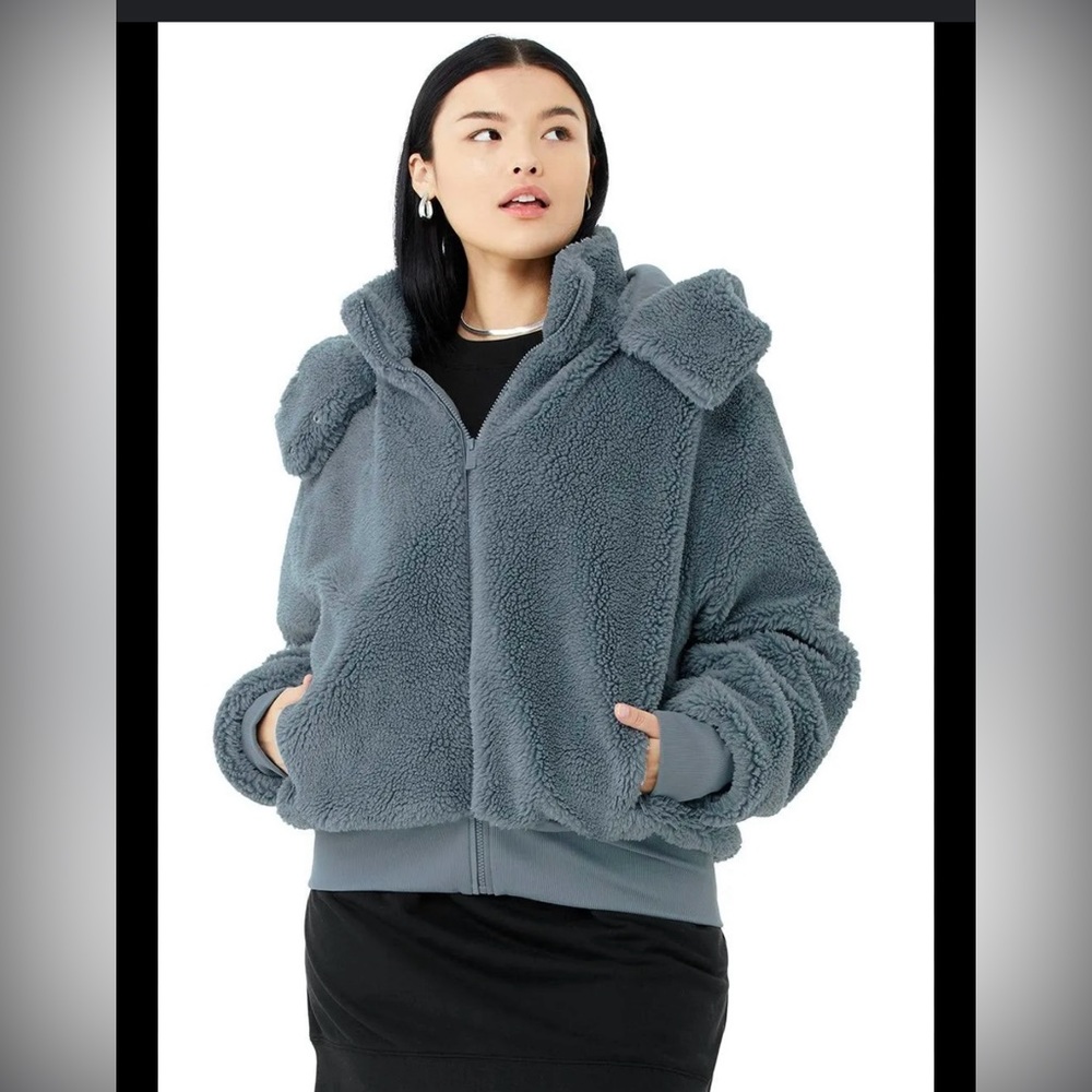 COPY - Alo Yoga Foxy Sherpa Jacket in steel blue